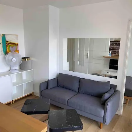 Agreable Deux Pieces Avec Loggia Vanves